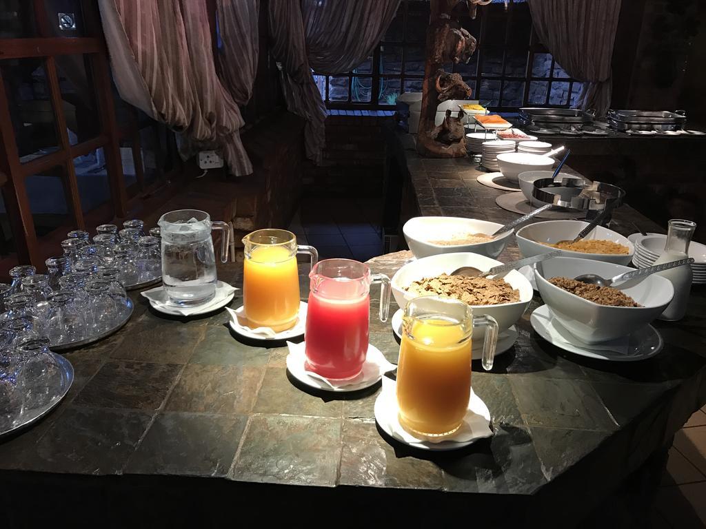 Red Sands Country Lodge Куруман Екстериор снимка