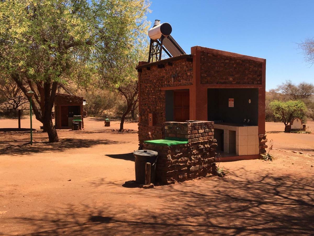 Red Sands Country Lodge Куруман Екстериор снимка