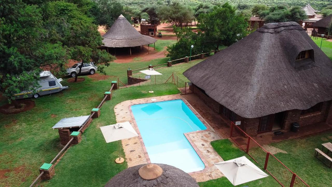 Red Sands Country Lodge Куруман Екстериор снимка