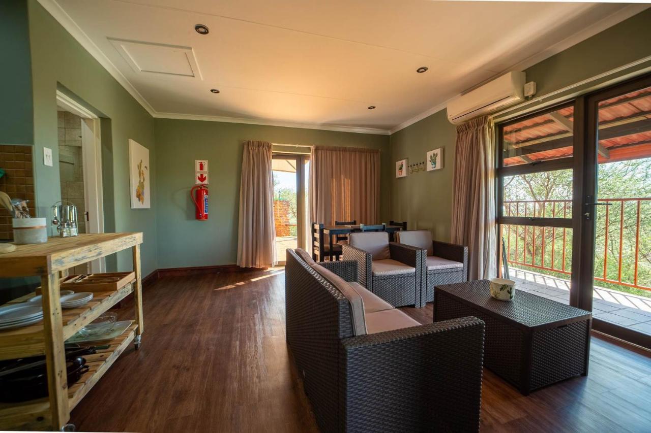 Red Sands Country Lodge Куруман Екстериор снимка