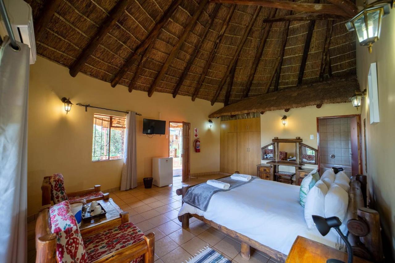 Red Sands Country Lodge Куруман Екстериор снимка