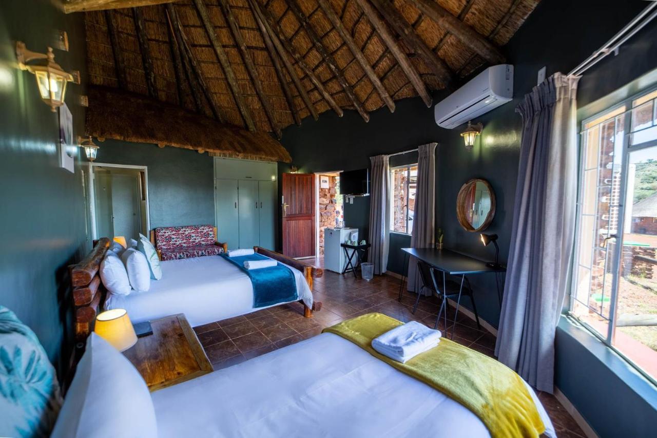 Red Sands Country Lodge Куруман Екстериор снимка